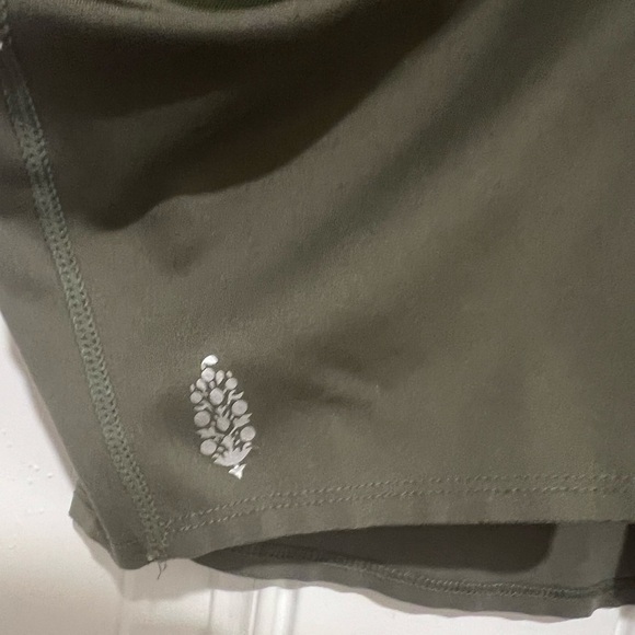 Free People Movement Olive Green Active Wear Crop Top in Size Medium - Picture 9 of 11